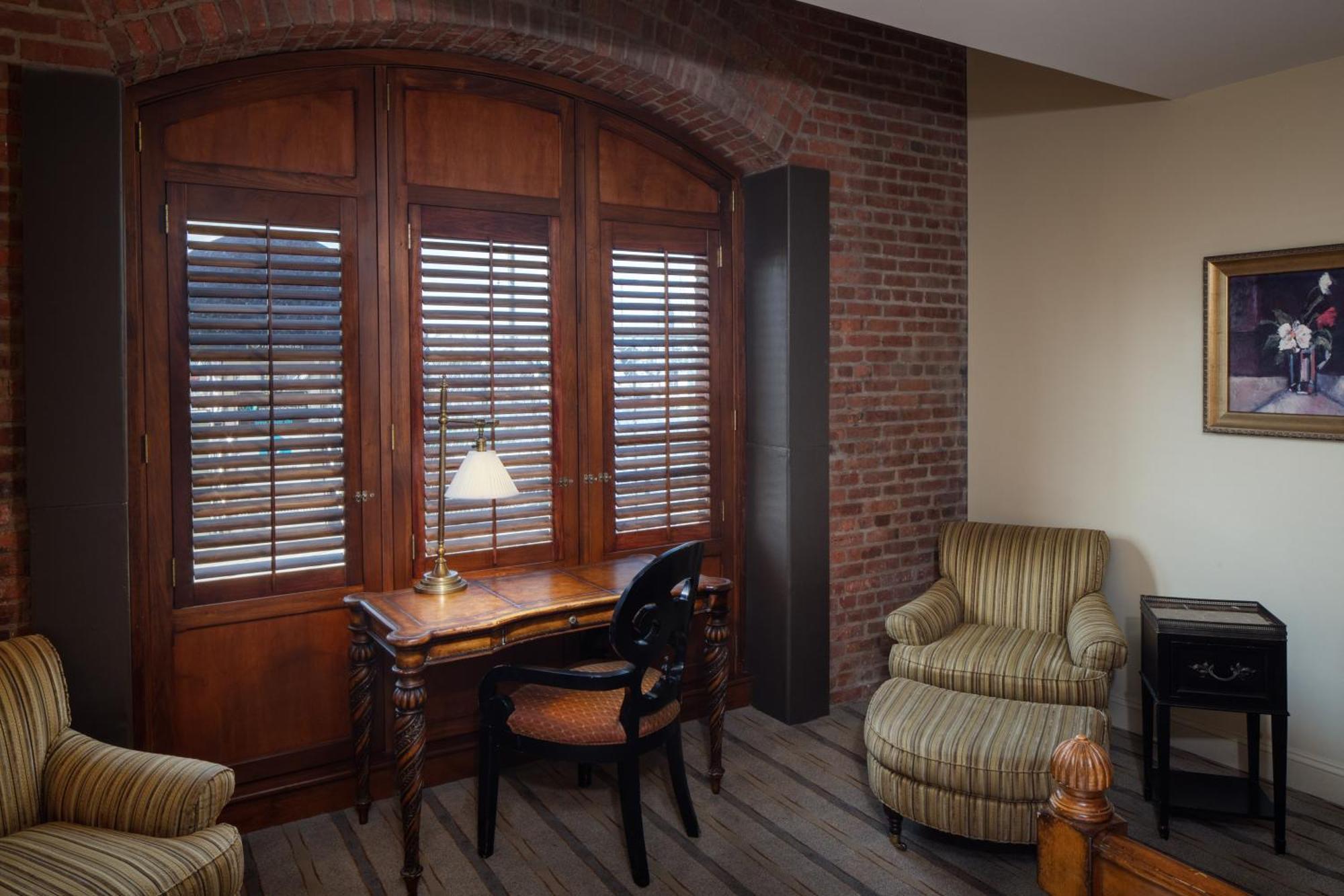 The Inn At Henderson'S Wharf, Ascend Hotel Collection Baltimore Room photo
